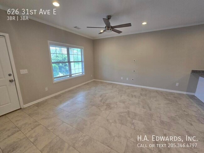 Photo - 626 31st Ave E