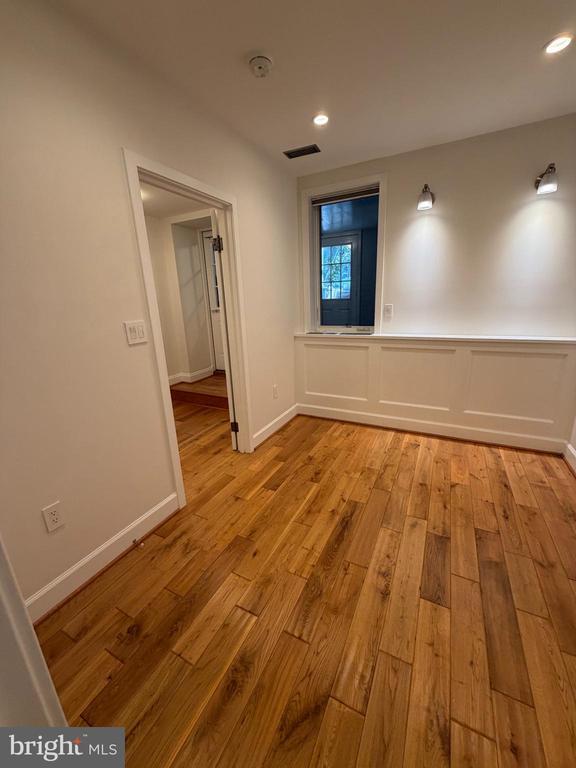 Photo - 2442 20th St NW