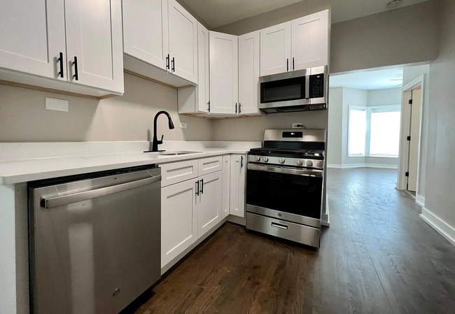 Photo - 2309 N Milwaukee Ave