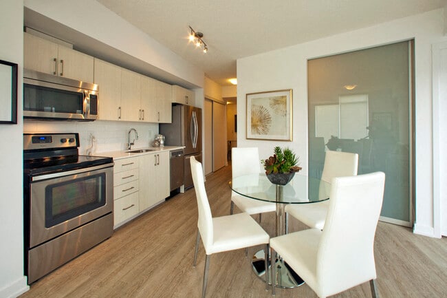 BEACHHILL Apartments