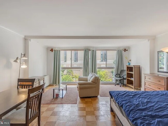Building Photo - 922 24th St NW Unit #415 Rental