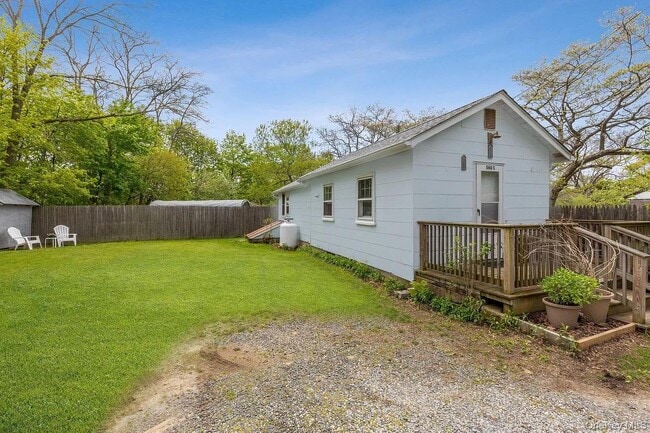 Building Photo - 560 Pacific St