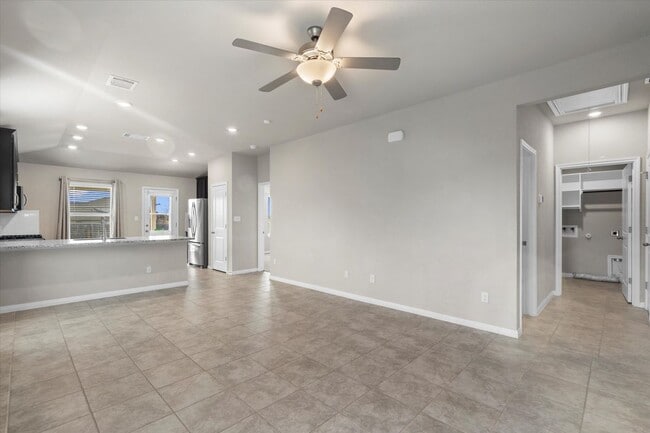 Photo - 213 Wild Spur Ln