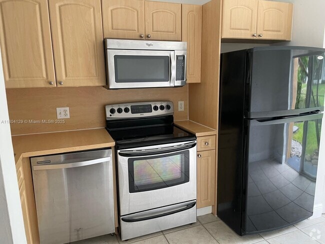 Building Photo - 7940 NW 6th St Unit 103 Rental