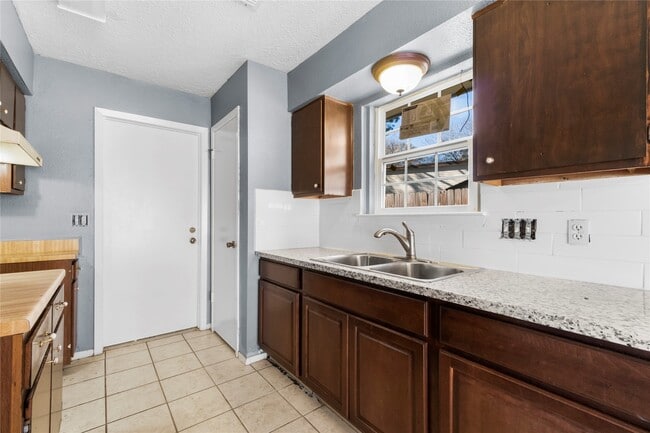 Photo - 23202 Summergate Dr