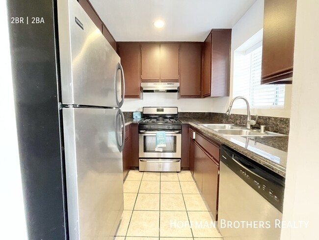 8722 Burton Way - Heart Of Los Angeles - 8722 Burton Way - Heart Of Los Angeles Condo Unit 102