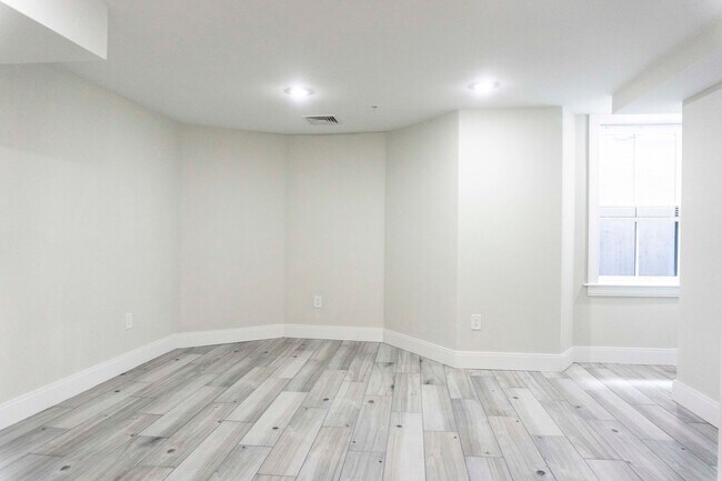 Photo - 86 Linden St
