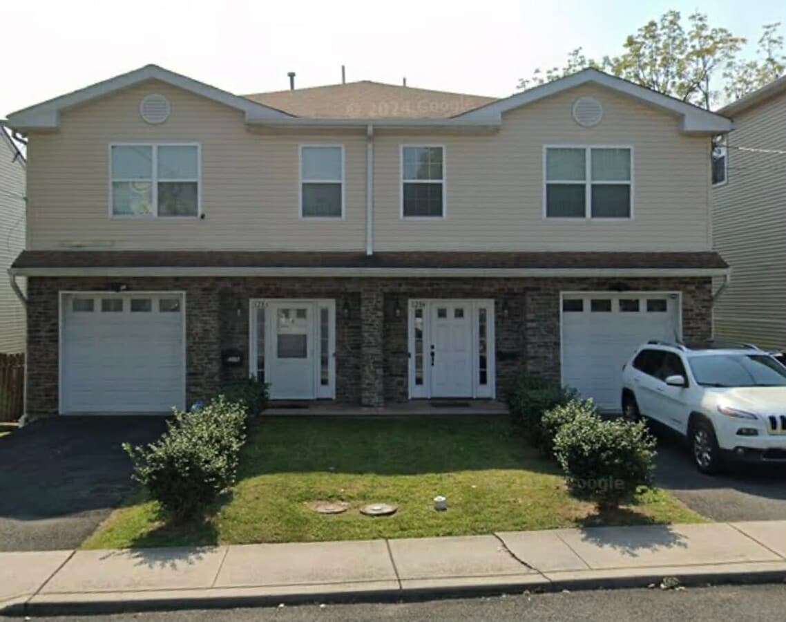 Photo - 128 Astoria Pl