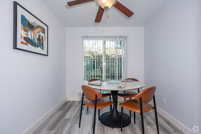 2BR, 1BA - 878SF - Dining Room - Seabreeze Apartment Homes