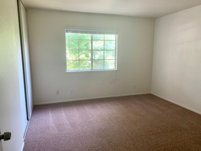Photo - Beautiful Upstairs 2 Bedroom 2 Bath Unit J...