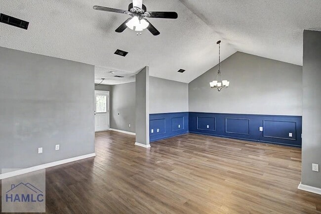 Photo - 291 Sabreena Cir