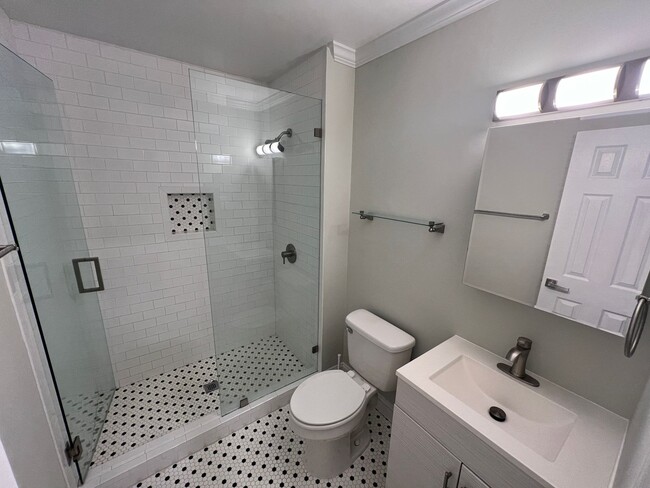 Photo - 104 Secrest Ave