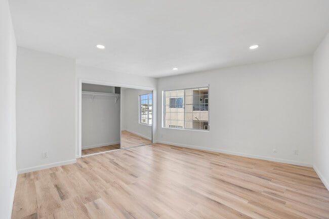 Willis Apartments