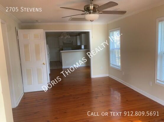 Photo - 2705 Stevens St