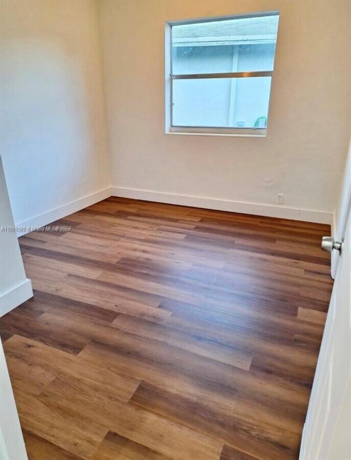 Photo - 98 SW 5th Ave