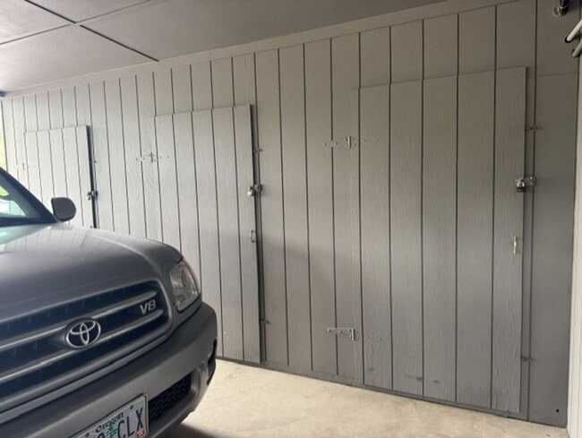 Photo - Fantastic location just steps from the Deschutes River and 1st St Rapids Park