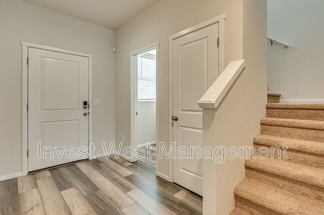 Photo - 1916 Robin Way