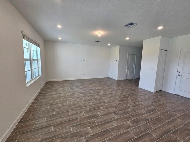 Photo - 19672 WHISPERING CREEK Rd