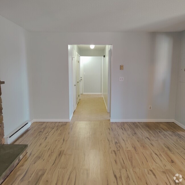 Building Photo - 140 Hamden Ave Unit B Rental