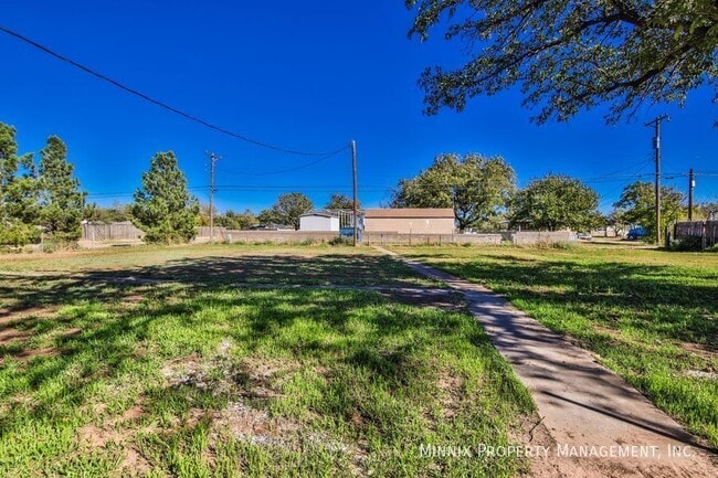 Photo - 1300 S 11th St