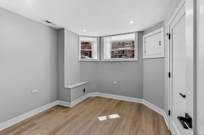 Photo - 2451 N Albany Ave Unidad G