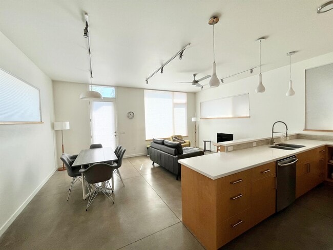 Photo - 2743 Friendly Alley