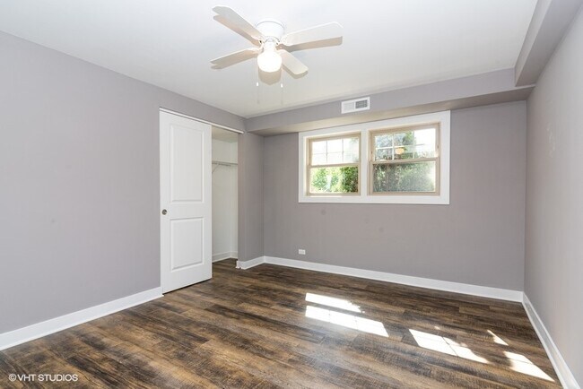 Photo - 6527 N Seeley Ave Unit 1W