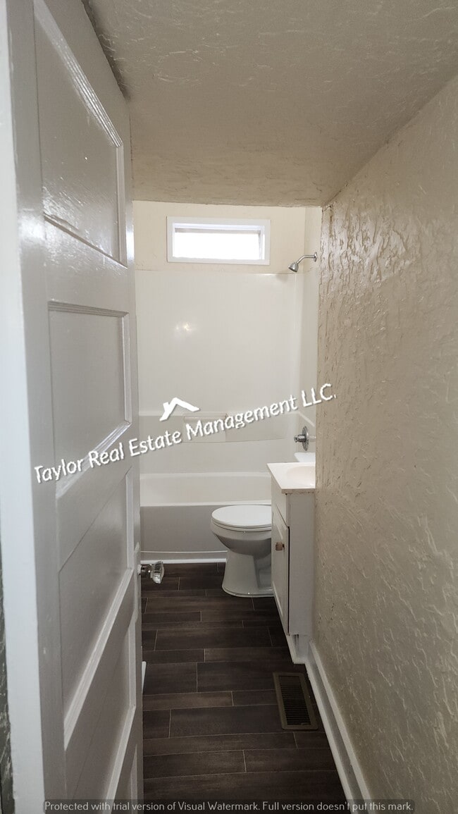 Photo - 714 Howell St