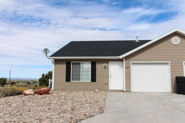 Photo - Charming 3-bedroom Home in the Heart of Cedar City