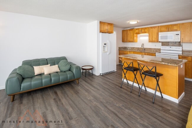 Photo - 440 Lewers St