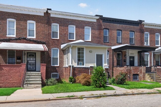 Photo - Spacious 3-Bedroom Townhome in a Prime Pimlico Location