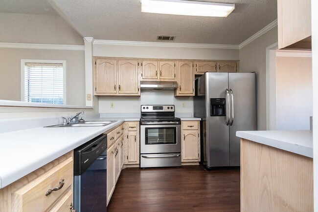 2214 Lake Hill Ct