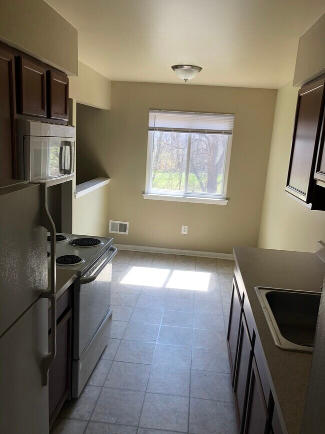 Photo - Patty Sue Apartments