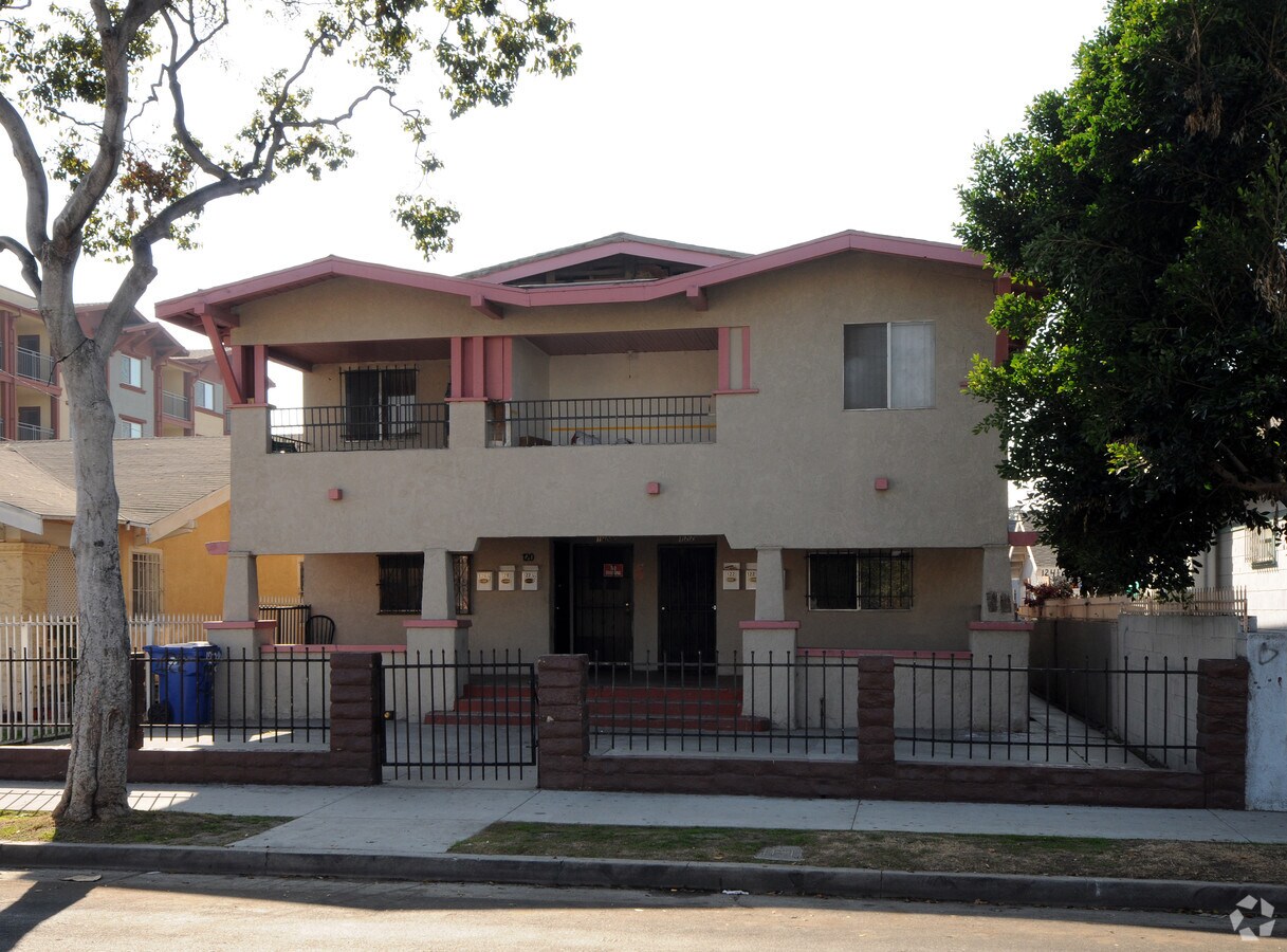 Photo - 120 W 51st St