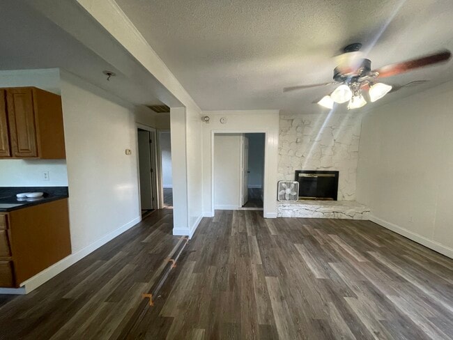 Photo - 187 Karen Dr