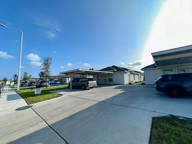 Building Photo - 7006 N 56th Ln