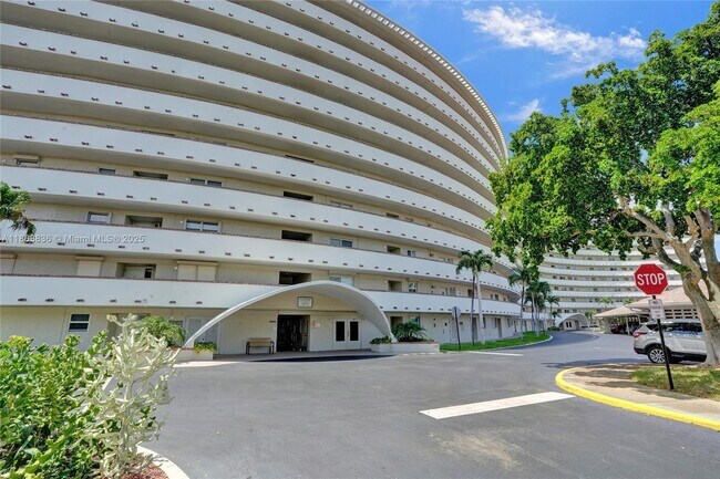 Photo - 1523 E Hillsboro Blvd Condo Unit 837