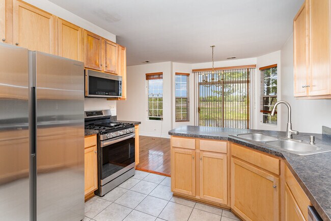 Photo - 593 Springbrook Trail N