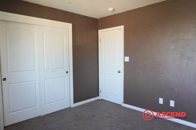 Photo - Spacious 3 Bed / 2.5 Bath Home with Solar,  & Fruit Trees - Makes Perfect Family home!