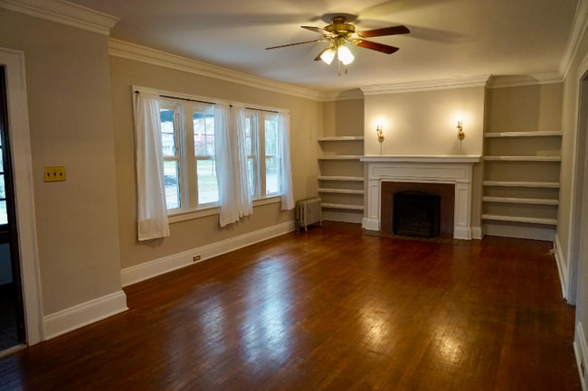 Photo - 2200 Cottage Grove Ave