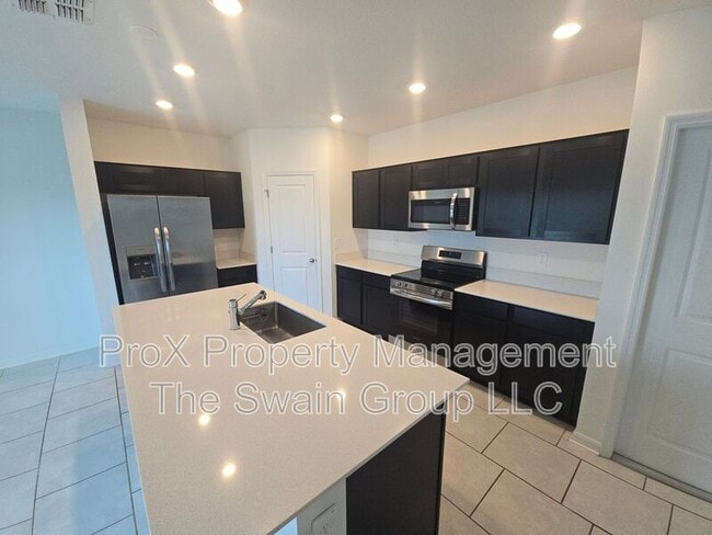 Photo - 633 Reggie Rd