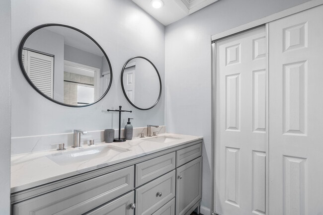 Photo - 12950 Dartford Trail Unit 16