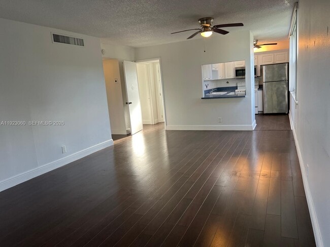 Photo - 9441 Evergreen Pl Unit 301