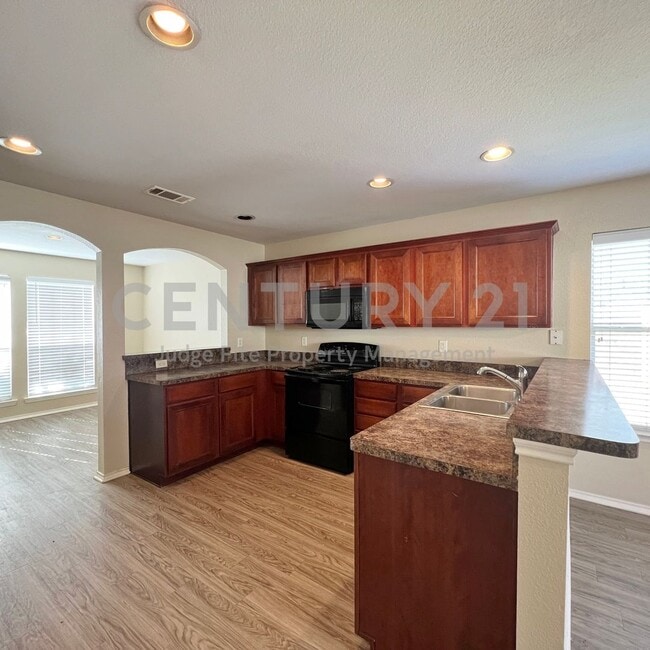 Photo - Beautifully Maintained 3/2/2 in NORTHWEST ...