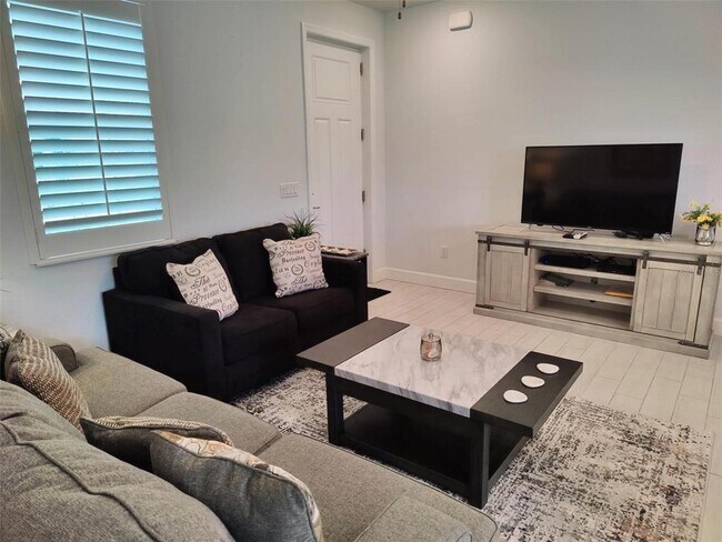 Photo - 2172 Peasley St