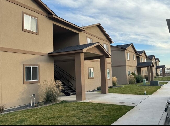 Building Photo - 953 Pirate Cove Wy Unit A Rental
