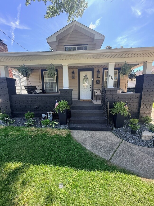 Photo - 1166 Vann Ave