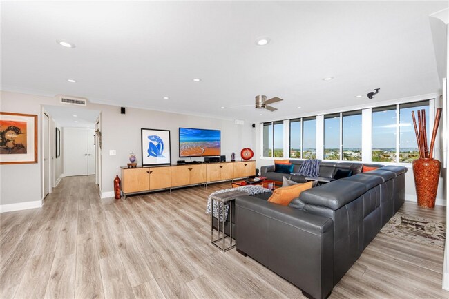 Photo - 736 Island Way Unidad 602