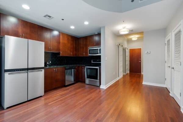 Building Photo - 301 Demonbreun Unit Encore Rental