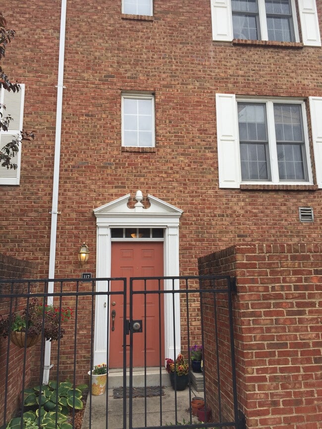 Building Photo - 117 N Patterson Blvd Unit 117 N Patterson